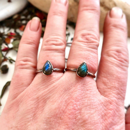 Labradorite Teardrop Copper Ring - Blackbird & Sage