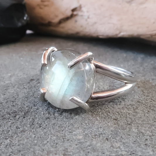 Labradorite Transformation Ring | Sterling Silver | Size 8 - Blackbird & Sage