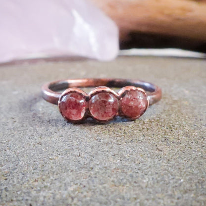 Strawberry Quartz 3 Stone Ring | Copper | Size 6.75 - Blackbird & Sage